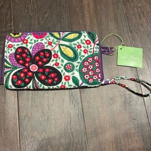 Vera Bradley wristlet NWT